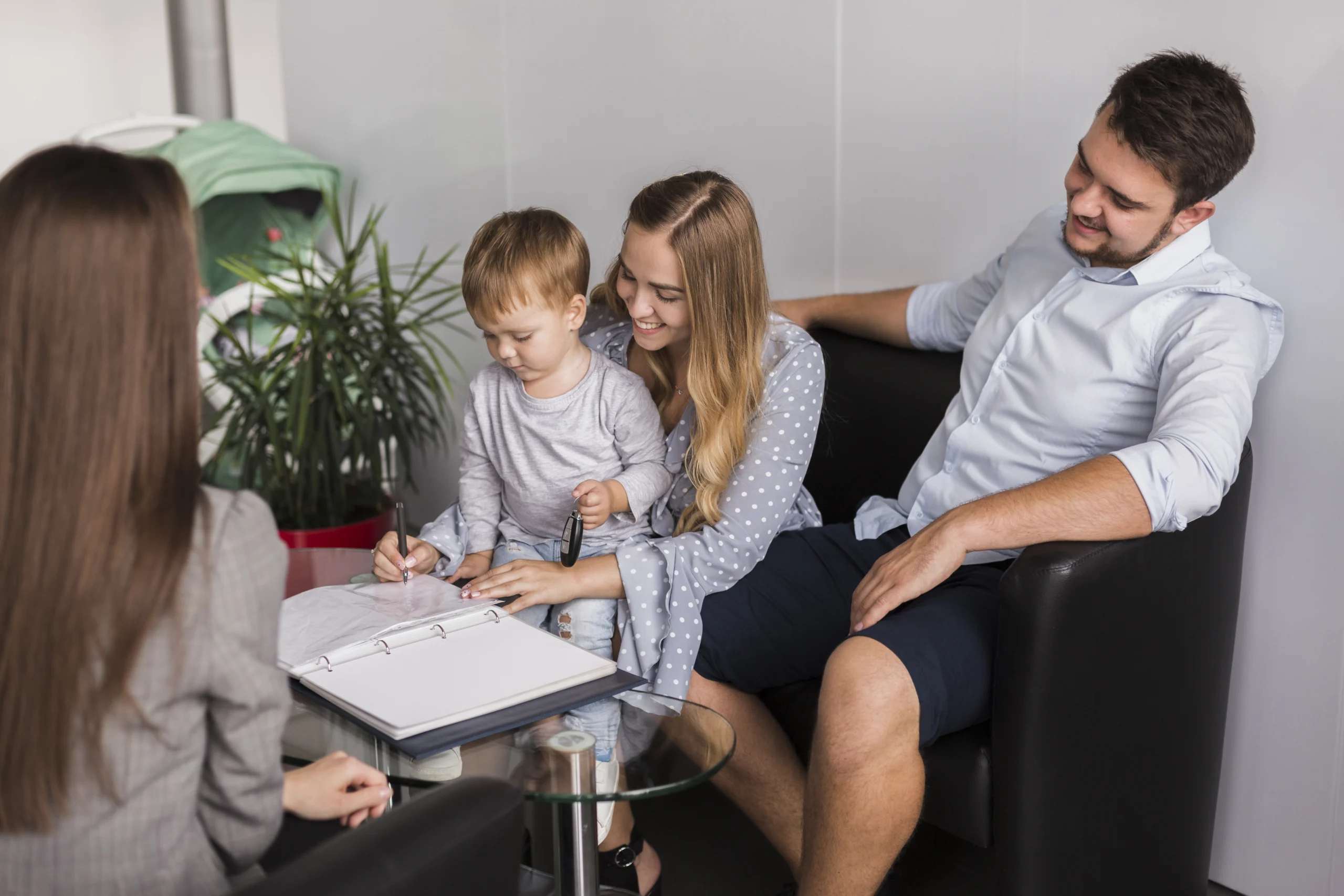 CMG 2025 : des parents qui emploient une assistante maternelle