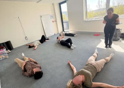 Formation Éveil corporel et danse chez le jeune enfant : les participantes sont allongées au sol